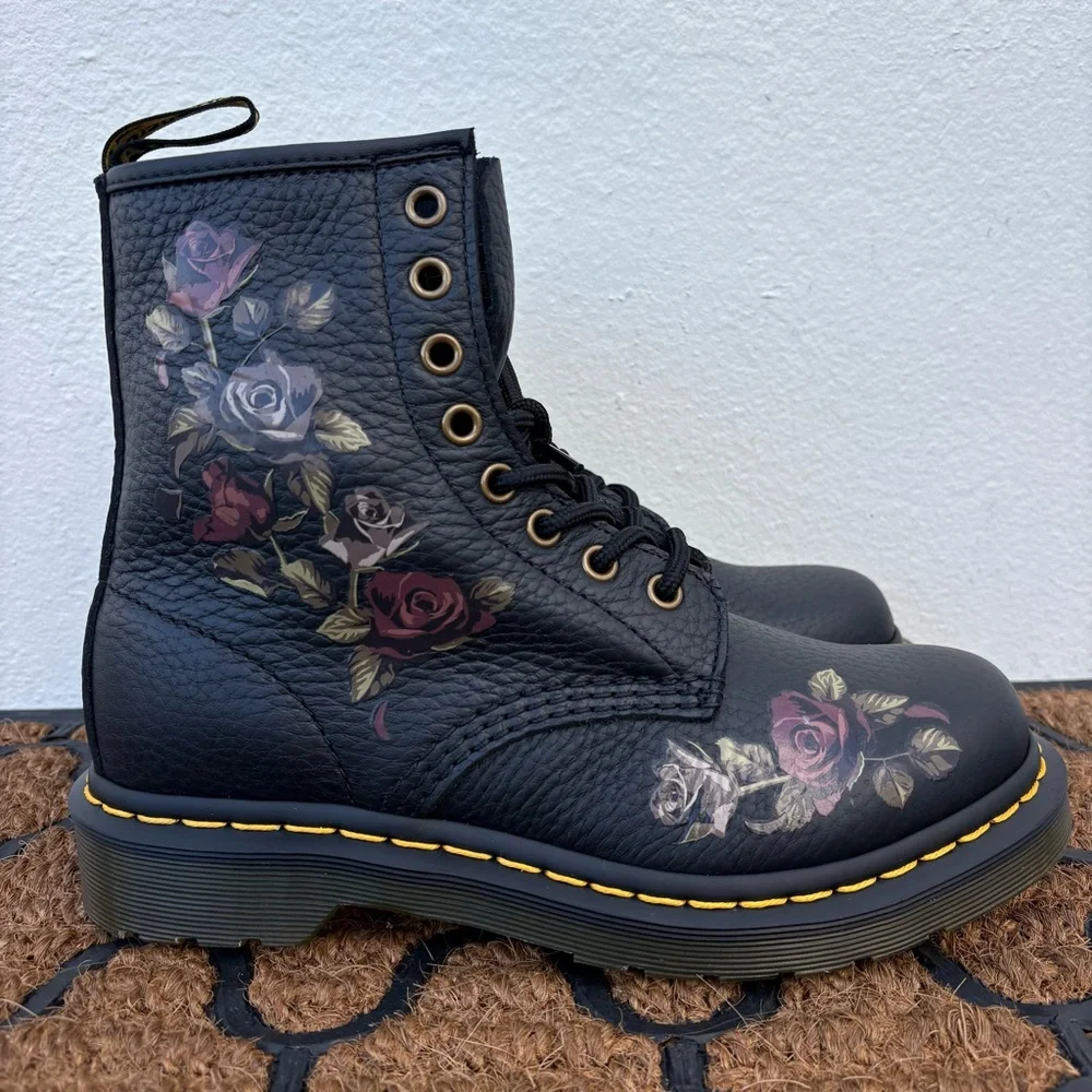 Dr. Martens Women's 1460 Decayed Roses Leather Combat Ankle Boots Black Size 6 - Picture 1 of 8